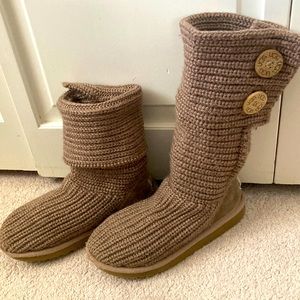 Ugg knit slipper/boots.